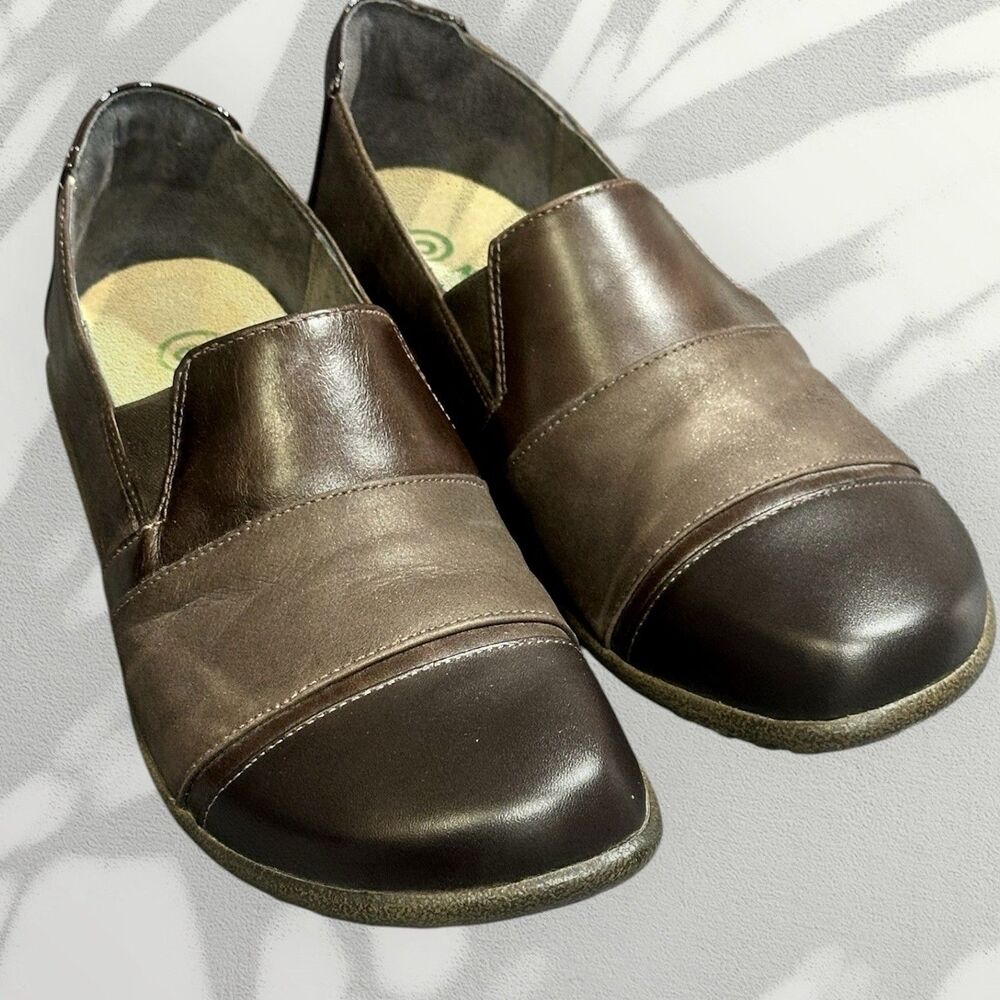 Naot Women's Brown Leather Round Toe Slip-On Flats Patent Colorblock US 8